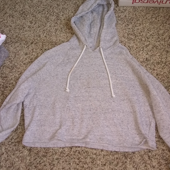 H&M cropped hoodie - Picture 1 of 2